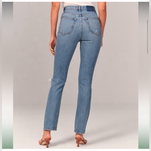 Abercrombie & Fitch Curve Love Ultra High Rise 90s Slim Straight Jean - Picture 2 of 8